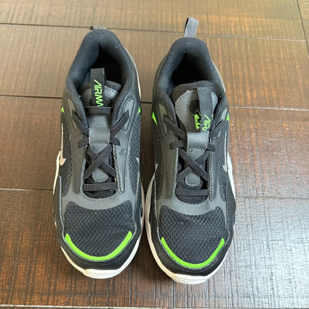 Nike Air Max Bolt Kids Size 3Y Black Green Running Shoes Sneakers CW1627-006
